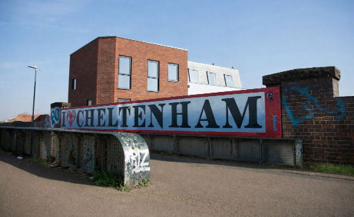 Cheltenham Town Sign Medium